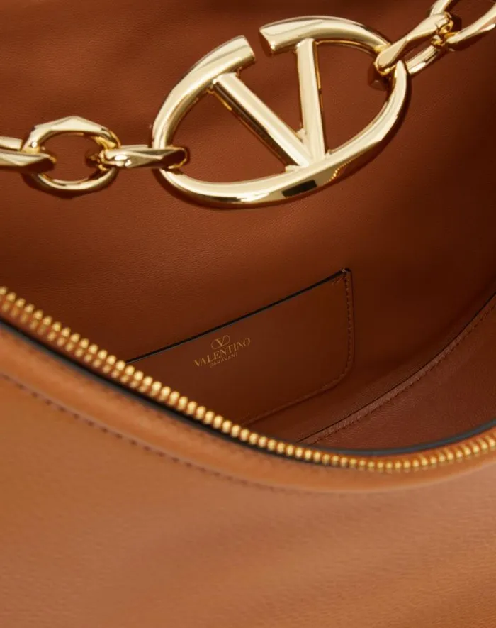 Valentino Shoulder Bags Woman Vlogo Moon Medium Grainy Calfskin Hobo Bag With Chain For Woman In Clay Clay Valentino Shoulder Bags Woman Vlogo Moon Medium Grainy Calfskin Hobo Bag With Chain For Woman In Clay Clay