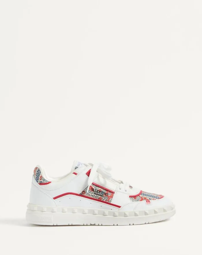 Valentino Sneakers Man Freedots Lowtop Sneaker In Calfskin And Voyage Imaginaire Fabric For Man In Whitemulticolorcoral Whitemulticolorcoral Valentino Sneakers Man Freedots Lowtop Sneaker In Calfskin And Voyage Imaginaire Fabric For Man In Whitemulticolorcoral Whitemulticolorcoral