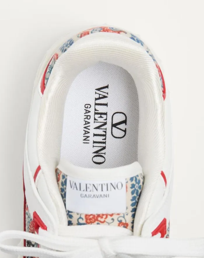 Valentino Sneakers Man Freedots Lowtop Sneaker In Calfskin And Voyage Imaginaire Fabric For Man In Whitemulticolorcoral Whitemulticolorcoral Valentino Sneakers Man Freedots Lowtop Sneaker In Calfskin And Voyage Imaginaire Fabric For Man In Whitemulticolorcoral Whitemulticolorcoral