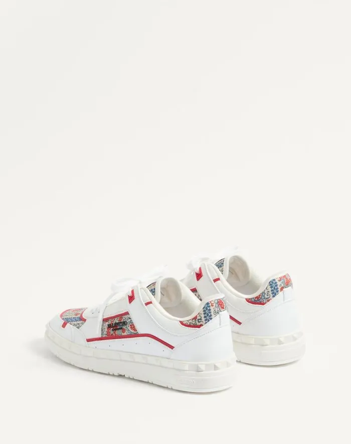 Valentino Sneakers Man Freedots Lowtop Sneaker In Calfskin And Voyage Imaginaire Fabric For Man In Whitemulticolorcoral Whitemulticolorcoral Valentino Sneakers Man Freedots Lowtop Sneaker In Calfskin And Voyage Imaginaire Fabric For Man In Whitemulticolorcoral Whitemulticolorcoral