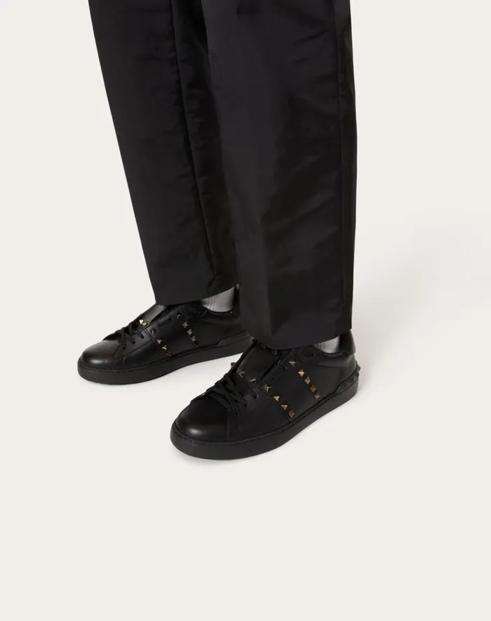 Valentino Sneakers Man Rockstud Untitled Sneaker In Calfskin Leather For Man In Black Black Valentino Sneakers Man Rockstud Untitled Sneaker In Calfskin Leather For Man In Black Black