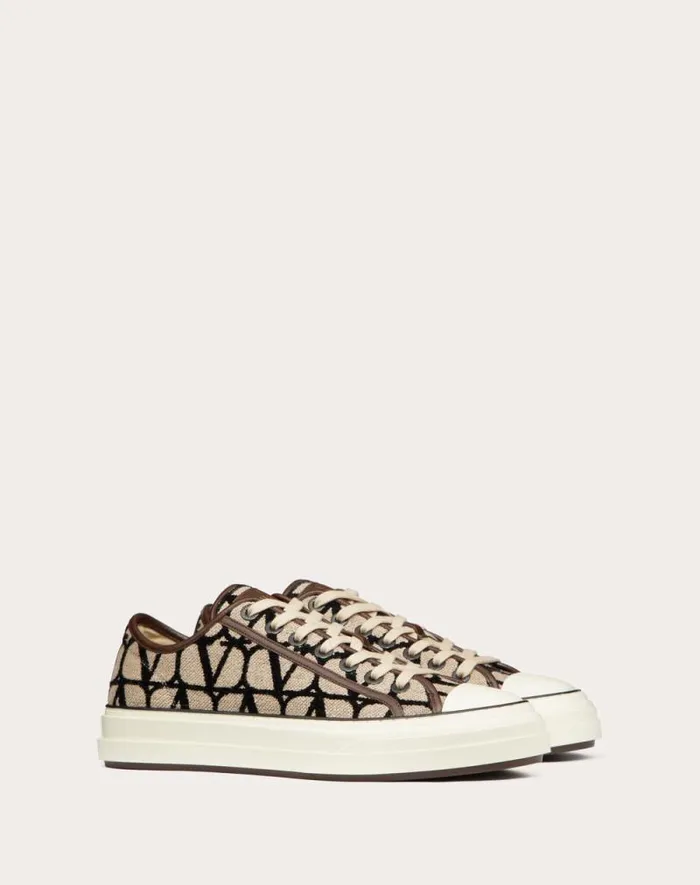 Valentino Sneakers Man Toile Iconographe Totaloop Lowtop Sneaker For Man In Beigeblack Beigeblack Valentino Sneakers Man Toile Iconographe Totaloop Lowtop Sneaker For Man In Beigeblack Beigeblack