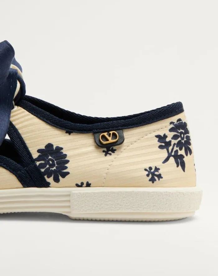 Valentino Sneakers Woman Bay By Bay Ballerina Sneakers In Papier Floral Fabric For Woman In Blueivory Blueivory Valentino Sneakers Woman Bay By Bay Ballerina Sneakers In Papier Floral Fabric For Woman In Blueivory Blueivory