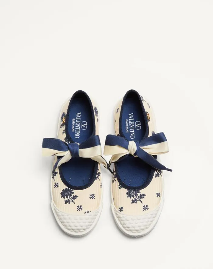 Valentino Sneakers Woman Bay By Bay Ballerina Sneakers In Papier Floral Fabric For Woman In Blueivory Blueivory Valentino Sneakers Woman Bay By Bay Ballerina Sneakers In Papier Floral Fabric For Woman In Blueivory Blueivory