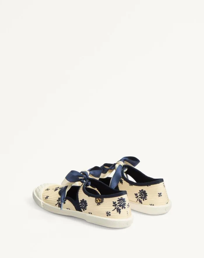 Valentino Sneakers Woman Bay By Bay Ballerina Sneakers In Papier Floral Fabric For Woman In Blueivory Blueivory Valentino Sneakers Woman Bay By Bay Ballerina Sneakers In Papier Floral Fabric For Woman In Blueivory Blueivory