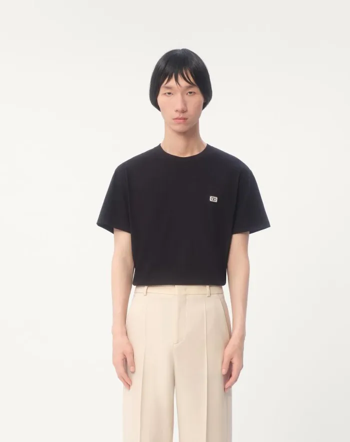 Valentino Tshirts And Sweatshirts Man Cotton Tshirt With Vlogo Patch For Man In Black Black Valentino Tshirts And Sweatshirts Man Cotton Tshirt With Vlogo Patch For Man In Black Black