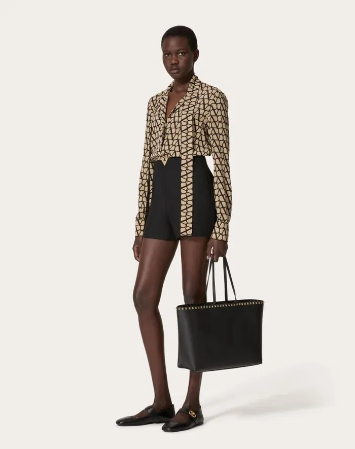 Valentino Totes Woman Rockstud Grainy Calfskin Tote Bag For Woman In Black Black Valentino Totes Woman Rockstud Grainy Calfskin Tote Bag For Woman In Black Black
