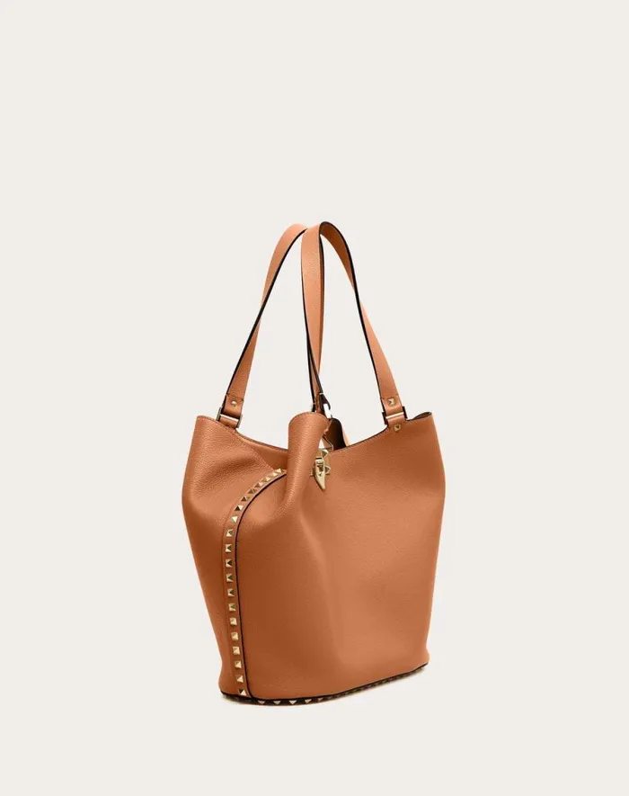 Valentino Totes Woman Valentino Garavani Rockstud Shopping Bag In Grainy Calfskin For Woman In Almond Almond Valentino Totes Woman Valentino Garavani Rockstud Shopping Bag In Grainy Calfskin For Woman In Almond Almond