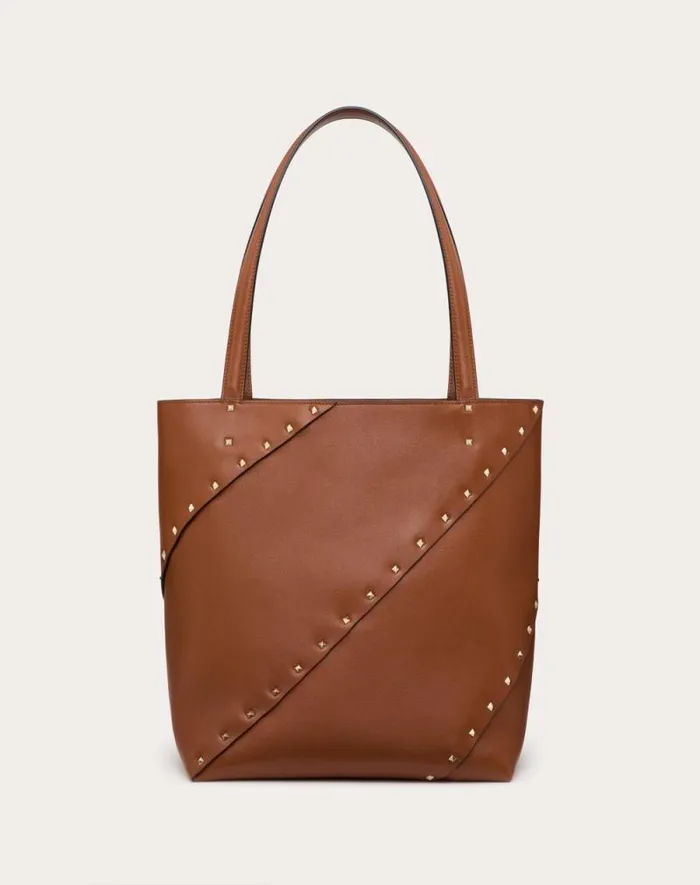 Valentino Totes Woman Valentino Garavani Valentino Garavani Rockstud Wispy Shopping Bag In Calfskin For Woman In Ivory Ivory Valentino Totes Woman Valentino Garavani Valentino Garavani Rockstud Wispy Shopping Bag In Calfskin For Woman In Ivory Ivory