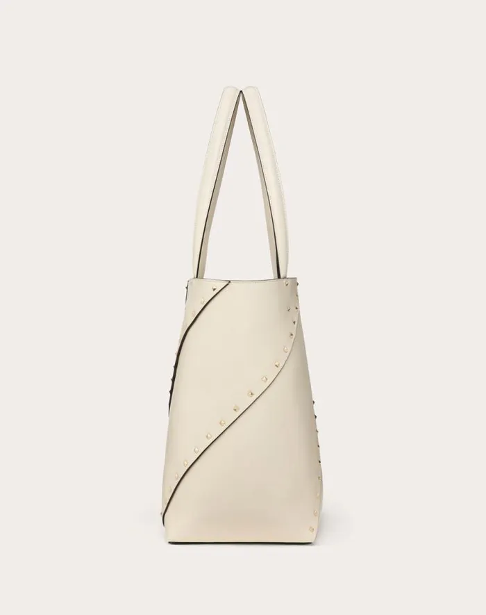 Valentino Totes Woman Valentino Garavani Valentino Garavani Rockstud Wispy Shopping Bag In Calfskin For Woman In Ivory Ivory Valentino Totes Woman Valentino Garavani Valentino Garavani Rockstud Wispy Shopping Bag In Calfskin For Woman In Ivory Ivory