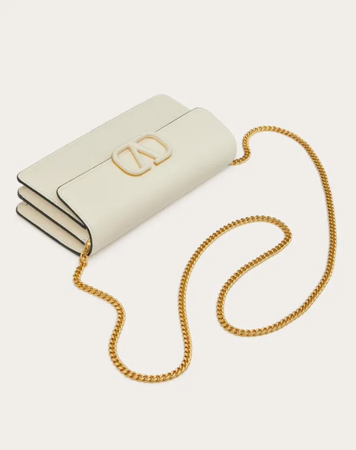 Valentino Wallets And Small Leather Goods Woman Vlogo Signature Grainy Calfskin Wallet With Chain For Woman In Porcelain Blue Porcelain Blue Valentino Wallets And Small Leather Goods Woman Vlogo Signature Grainy Calfskin Wallet With Chain For Woman In Porcelain Blue Porcelain Blue