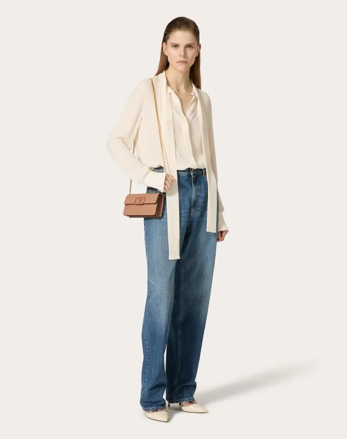 Valentino Wallets And Small Leather Goods Woman Vlogo Signature Grainy Calfskin Wallet With Chain For Woman In Porcelain Blue Porcelain Blue Valentino Wallets And Small Leather Goods Woman Vlogo Signature Grainy Calfskin Wallet With Chain For Woman In Porcelain Blue Porcelain Blue
