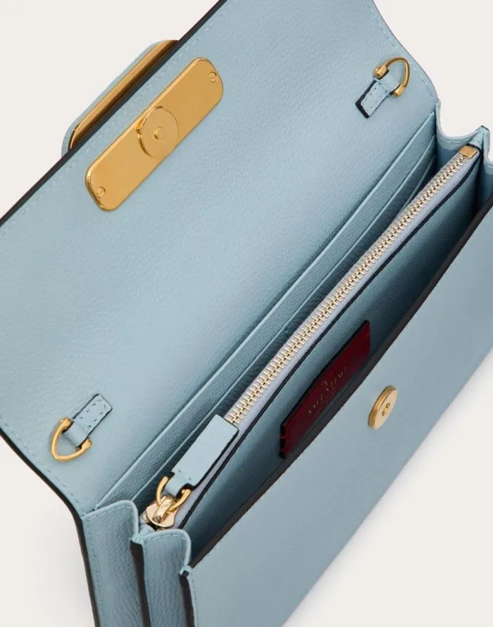 Valentino Wallets And Small Leather Goods Woman Vlogo Signature Grainy Calfskin Wallet With Chain For Woman In Porcelain Blue Porcelain Blue Valentino Wallets And Small Leather Goods Woman Vlogo Signature Grainy Calfskin Wallet With Chain For Woman In Porcelain Blue Porcelain Blue