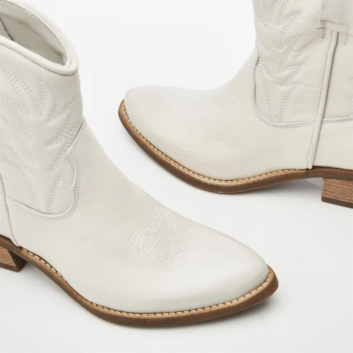 White Boots Women Moda In Pelle Bettsie Off White Leather