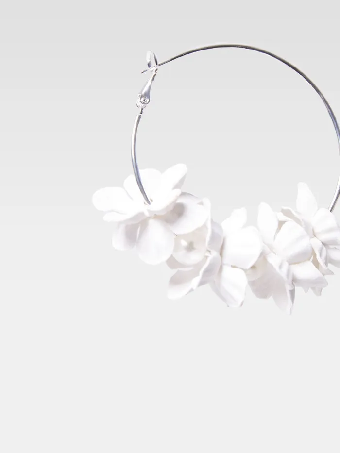 Woman Jewellery French Connection Metal Floral Earrings Silverwhite Woman Jewellery French Connection Metal Floral Earrings Silverwhite