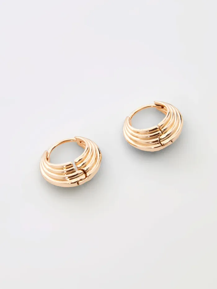 Woman Jewellery French Connection Ridged Huggie Hoop Earrings Gold Woman Jewellery French Connection Ridged Huggie Hoop Earrings Gold