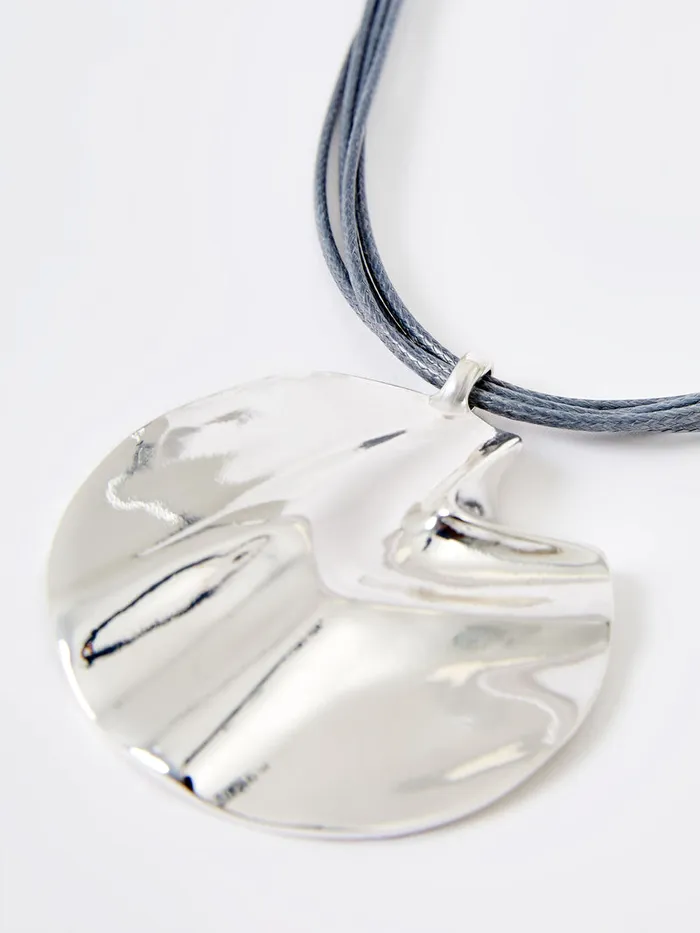 Woman Jewellery French Connection Rope Hammered Disc Pendant Necklace Silver Woman Jewellery French Connection Rope Hammered Disc Pendant Necklace Silver