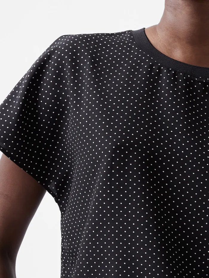 Woman Tops French Connection Dotty Spot Abeny Crew Neck Top Blackoutsummer Whit Woman Tops French Connection Dotty Spot Abeny Crew Neck Top Blackoutsummer Whit
