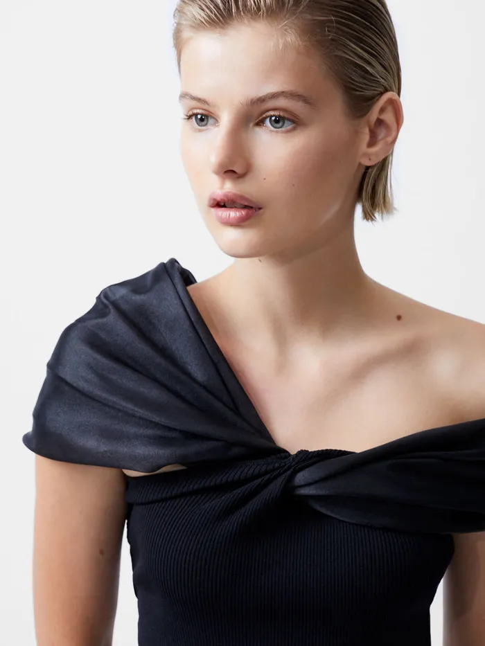 Woman Tops French Connection Noelani Asymmetrical Organza Off Shoulder Top Blackout Woman Tops French Connection Noelani Asymmetrical Organza Off Shoulder Top Blackout