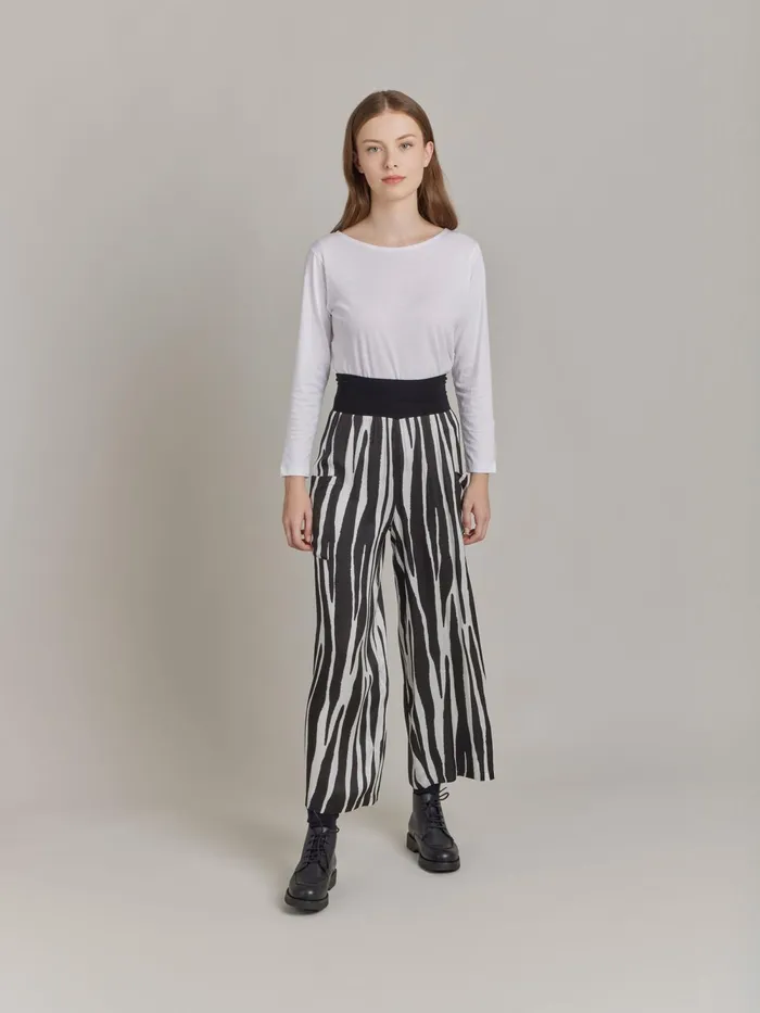 Women Agns B Trousers and Jeans Black Printed Viscose Short Matis Trousers