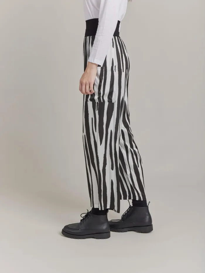 Women Agns B Trousers and Jeans Black Printed Viscose Short Matis Trousers