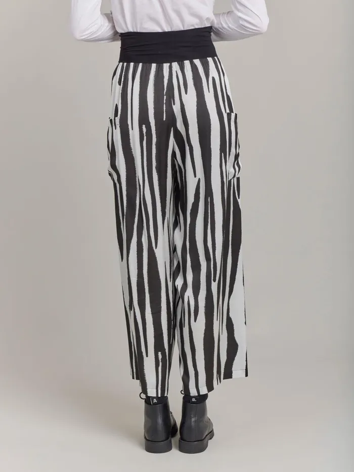 Women Agns B Trousers and Jeans Black Printed Viscose Short Matis Trousers