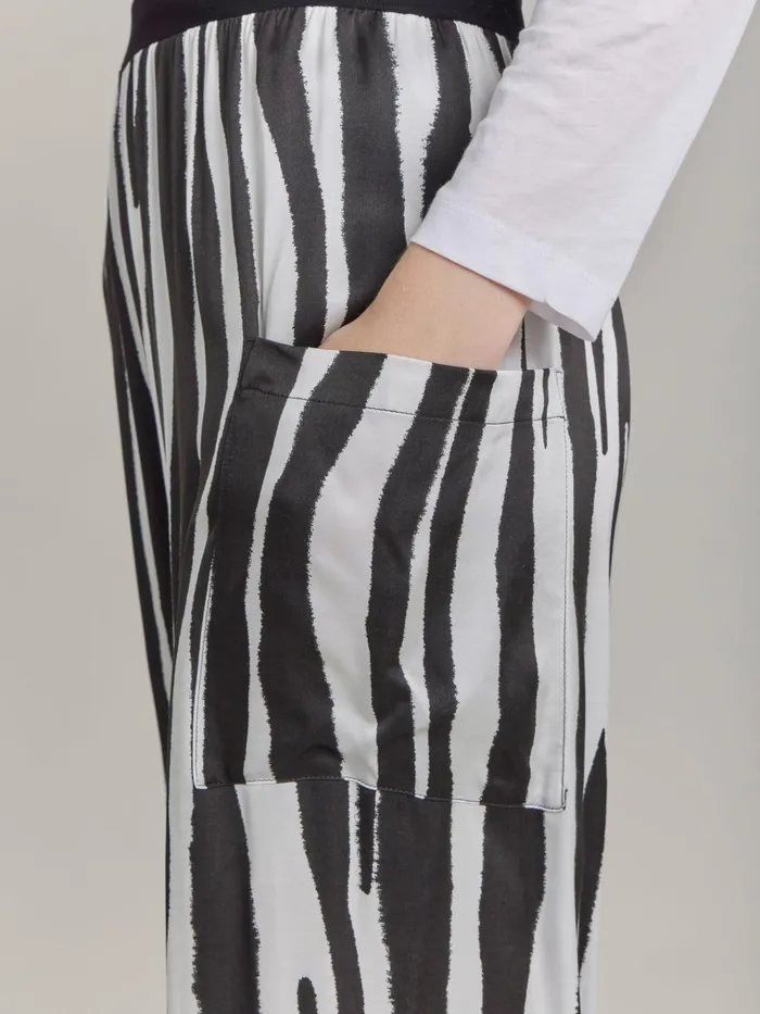 Women Agns B Trousers and Jeans Black Printed Viscose Short Matis Trousers