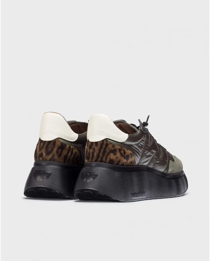 Women Green ROMA Sneaker Wonders Platforms