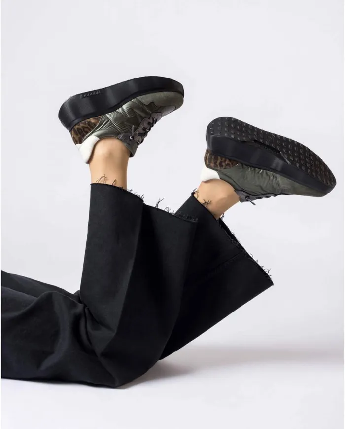 Women Green ROMA Sneaker Wonders Platforms